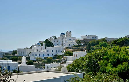 Θέα προς την εκκλησία του Άι Γιάννη